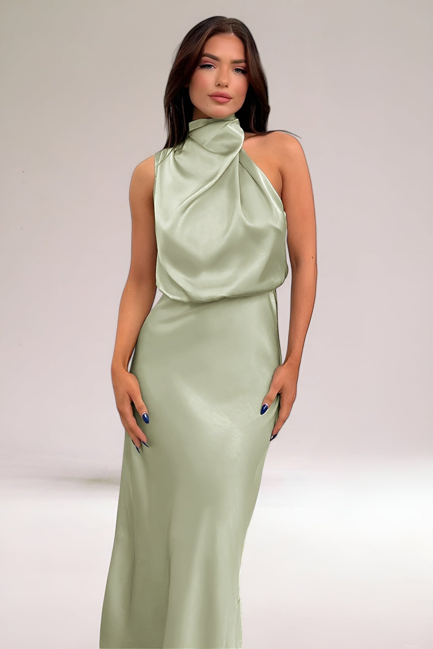 Sara™ | Robe Halterneck en Satin Glamour