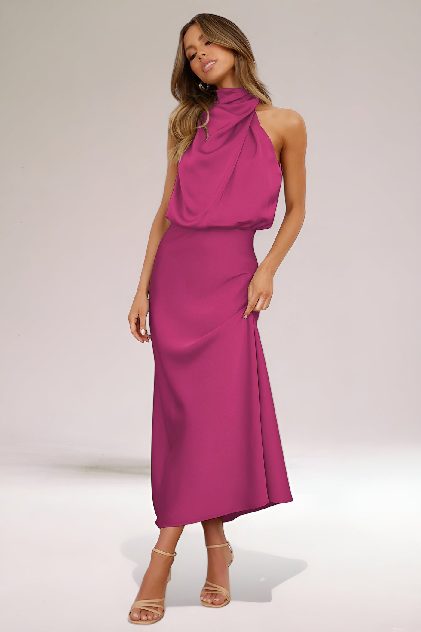 Sara™ | Robe Halterneck en Satin Glamour