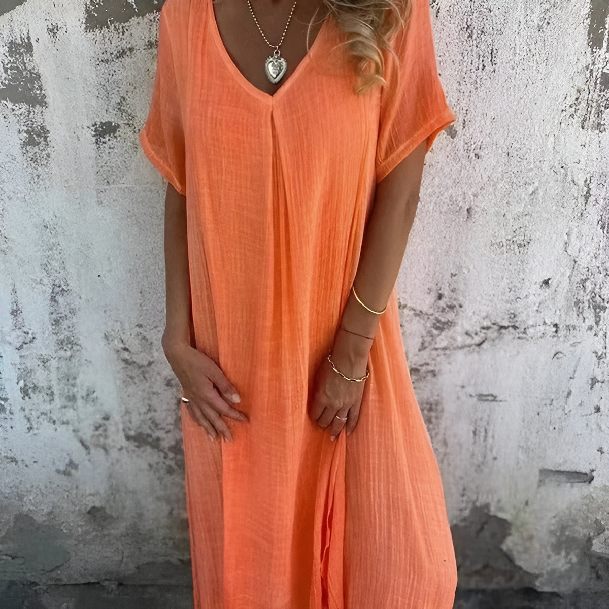 Lida™ | Robe en coton-lin à encolure en V légère
