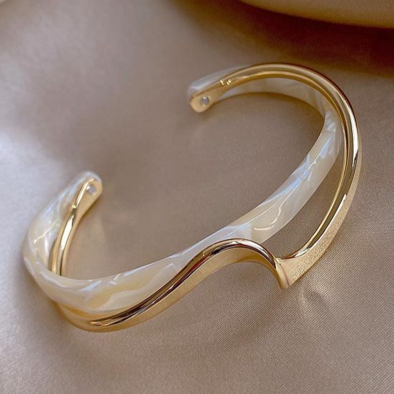 Freja™ | Bracelet Élégant en Opale Blanche et Or